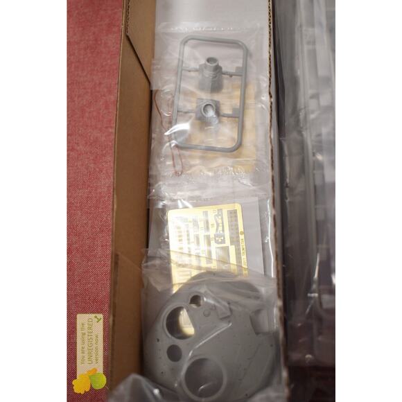 Trumpeter Russian T-72B2 MBT Rogatka Model Kit 1/35 (Package Wear) - Picture 10 of 15